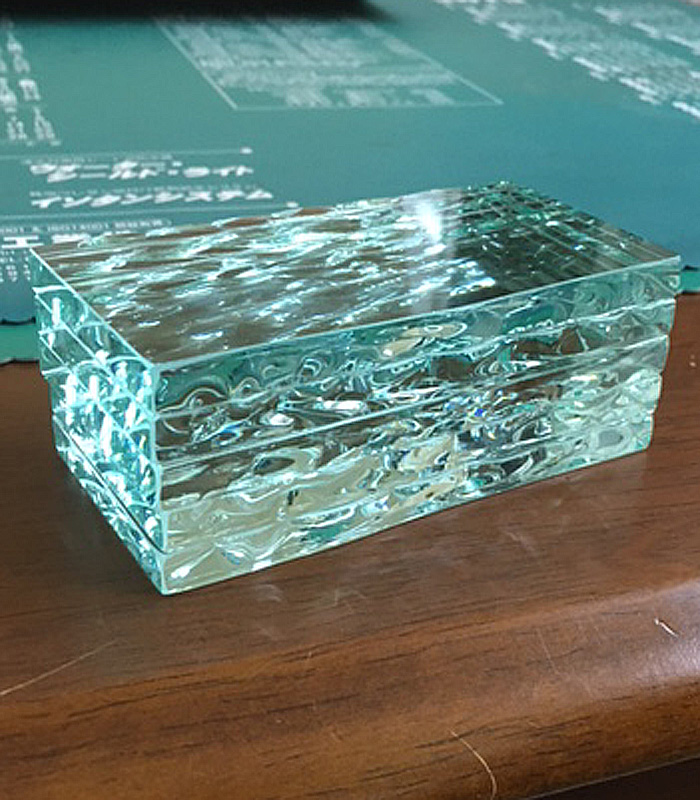 海外製型ガラスの販売、積層ガラスなど /「エスアイガラス」 